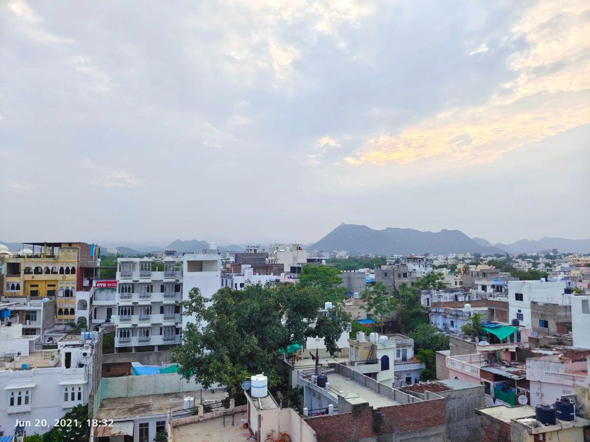 The Rustic Monk Hostel Udaipur Exterior photo