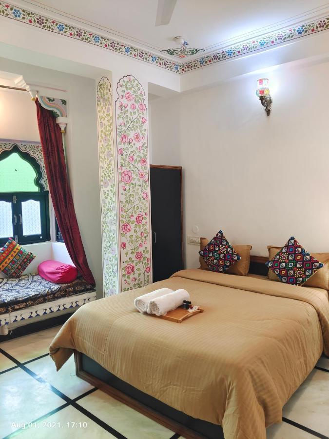 The Rustic Monk Hostel Udaipur Exterior photo