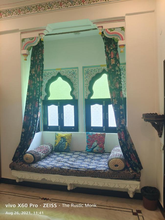 The Rustic Monk Hostel Udaipur Exterior photo