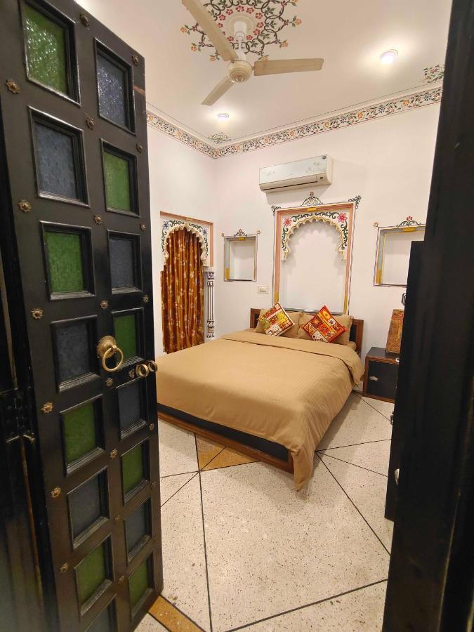 The Rustic Monk Hostel Udaipur Exterior photo